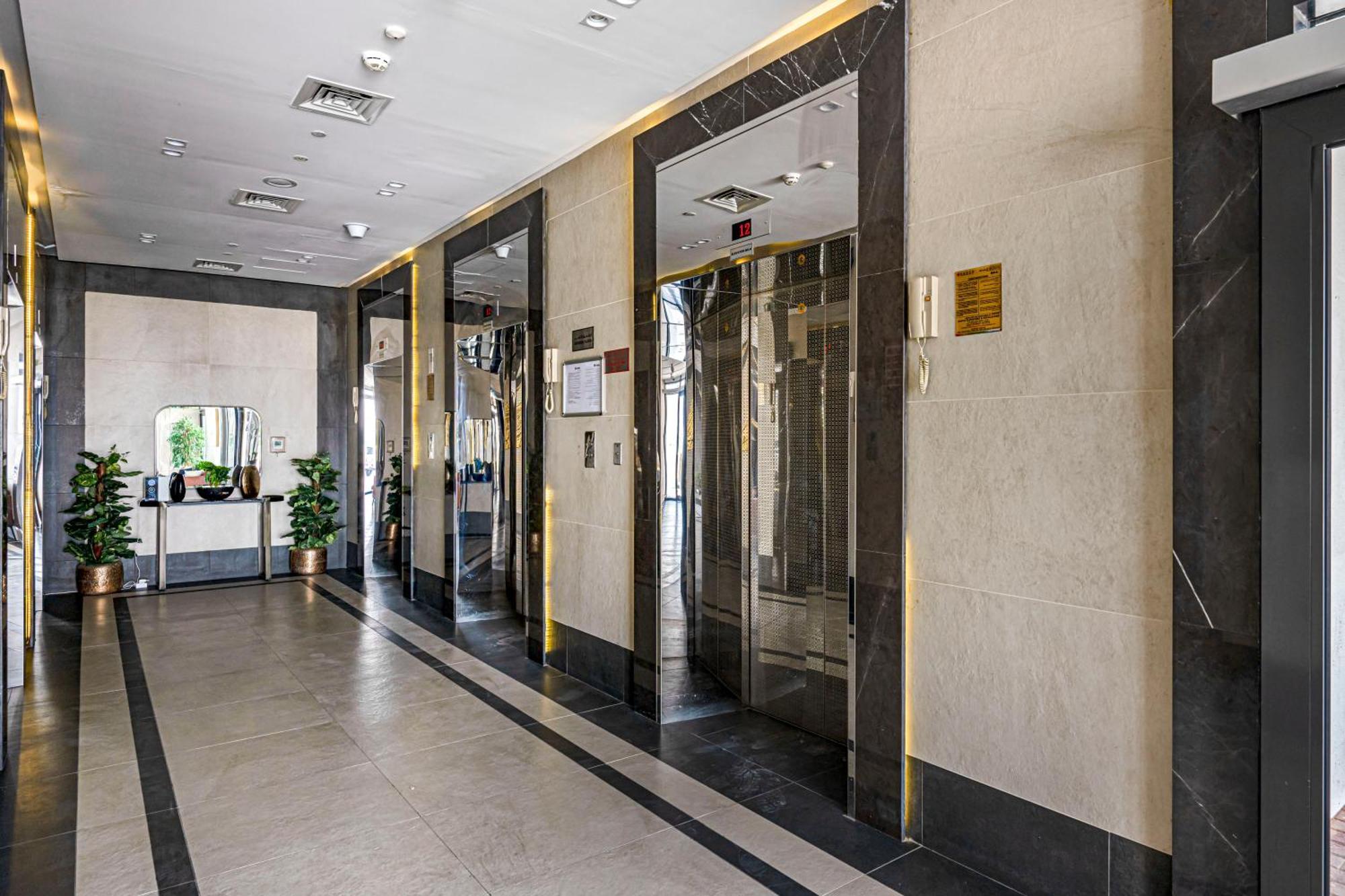 Relaxing In Exciting Dubailand District Appartamento Dubai